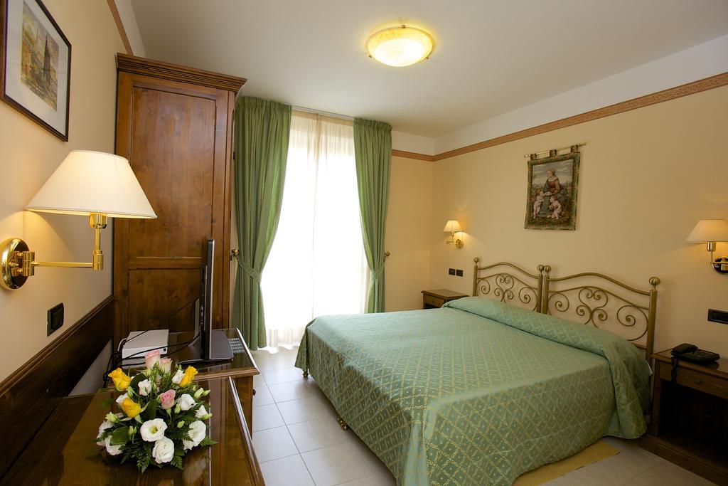 Campiglione Hotel Assisi Room photo